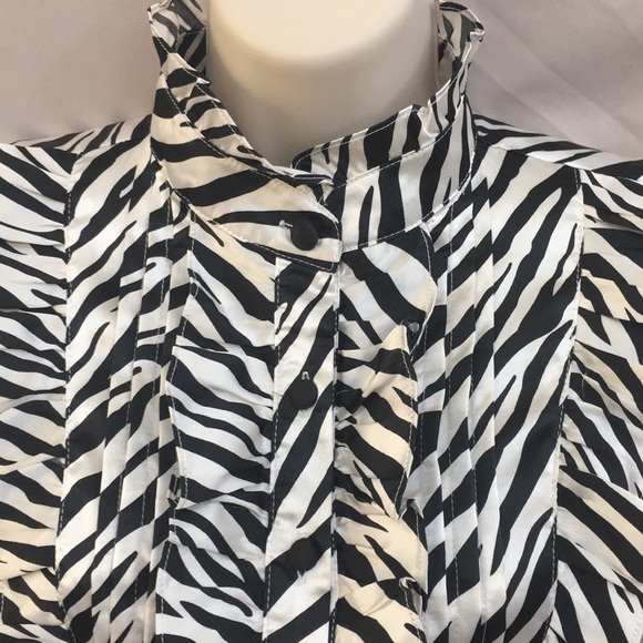 Sleek zebra print satin button up/by Forever 21! - Picture 2 of 6